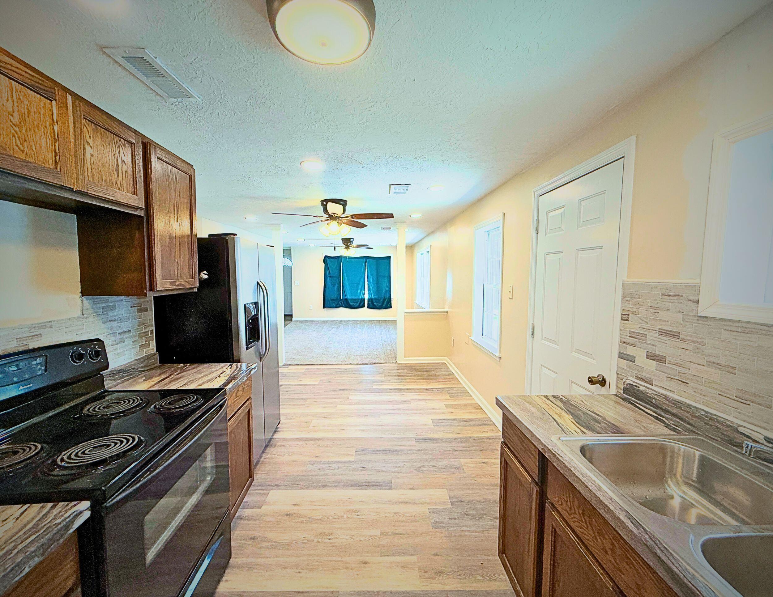 1431 Perry Avenue Augusta, GA 30901 - Photo 3 of 11 Kitchen / Living Room