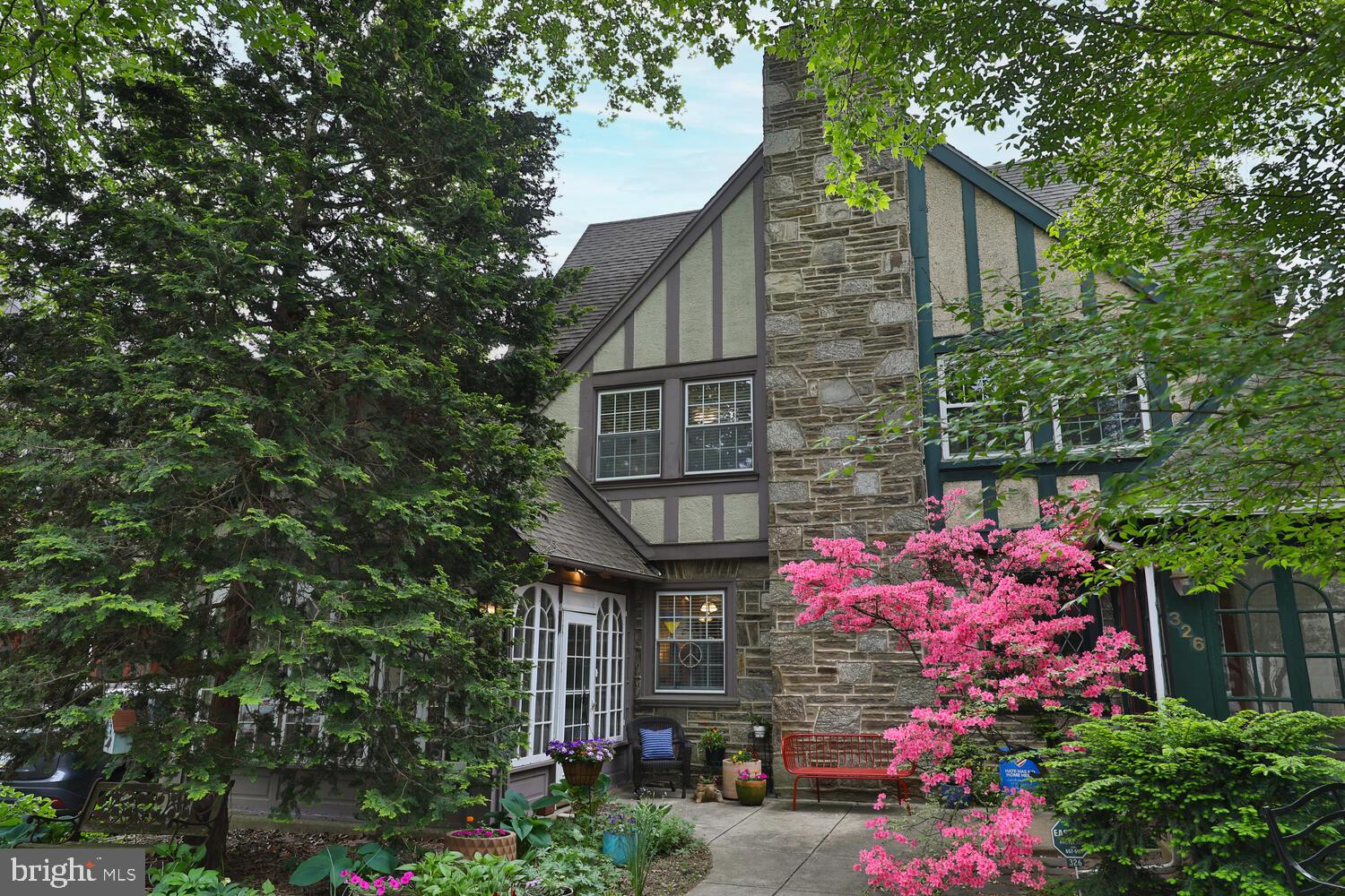 324 Wellesley Road Philadelphia, PA 19119 - Photo 2 of 40 Gallery Image 2