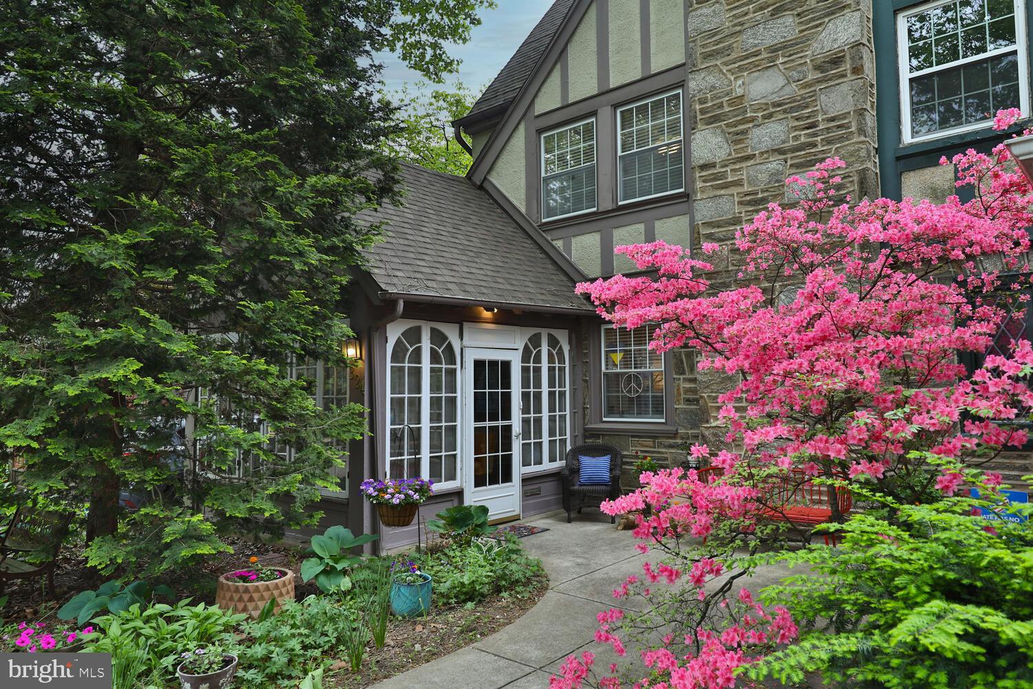 324 Wellesley Road Philadelphia, PA 19119 - Photo 3 of 40 Gallery Image 3