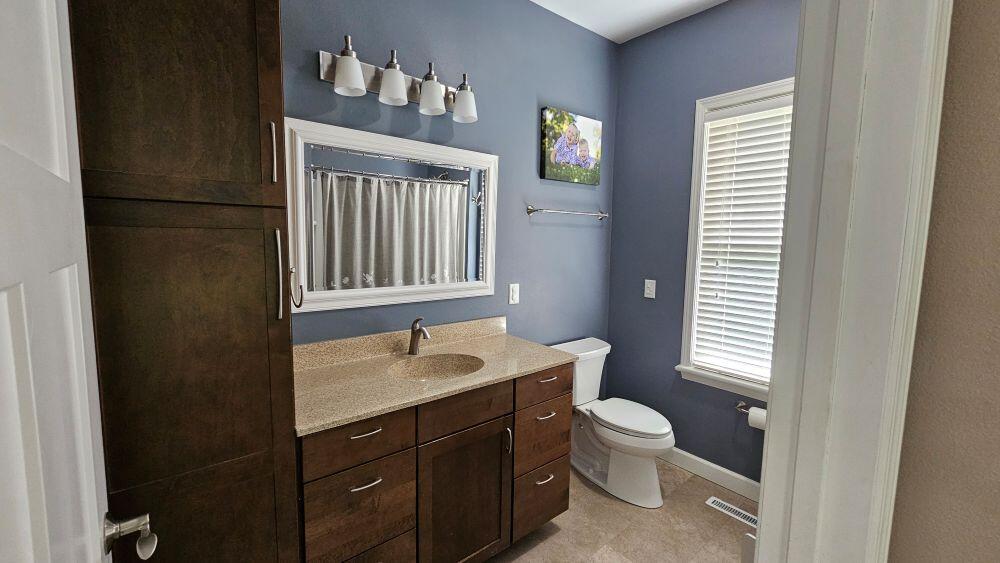 W5090 Navan Road Watertown, WI 53094 - Photo 35 of 52 Main Floor Full Bath