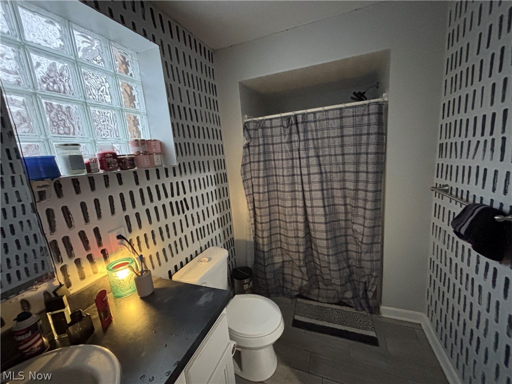 4301 Steubenville Road Southeast Amsterdam, OH 43903 - Photo 18 of 27 Walk in shower