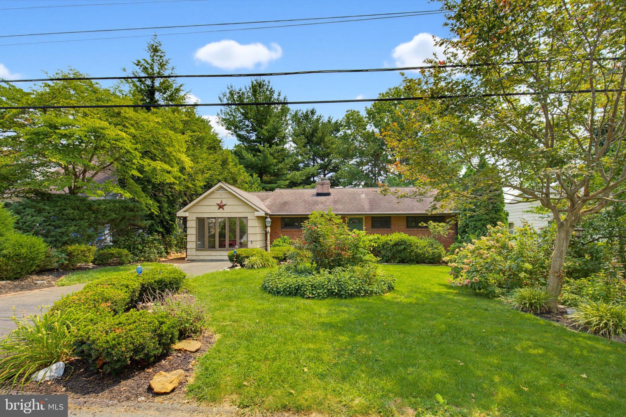 617 Capri Road Lancaster, PA 17603 - Photo 3 of 27