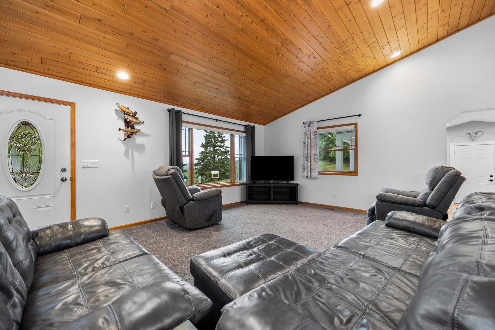2108 West Old State Road East Jordan, MI 49727 - Photo 16 of 63 1915754-15.JPG