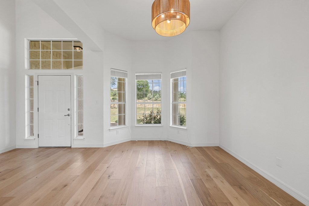 17133 Majestic Ridge Road Austin, TX 78738 - Photo 5 of 40