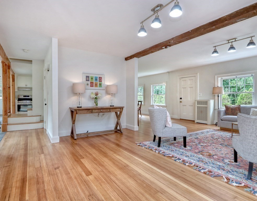 108 Concord Road Lincoln, MA 01773 - Photo 5 of 32 Gallery Image 5