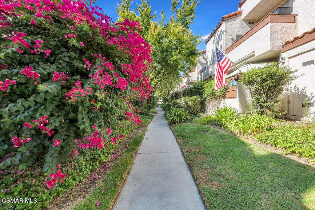 1736 Sinaloa Road, Unit 324 Simi Valley, CA 93065 - Photo 22 of 37 a view of a flower arrangement in backyard