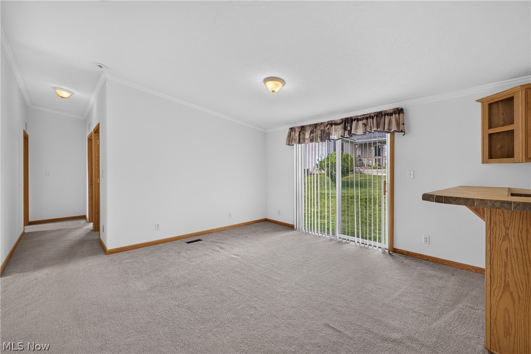 668 Woodlawn Road Chardon, OH 44024 - Photo 7 of 29