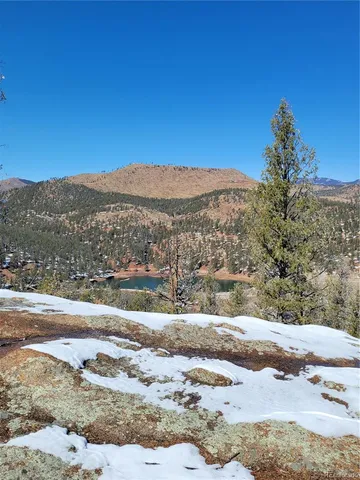 a picture of lake view