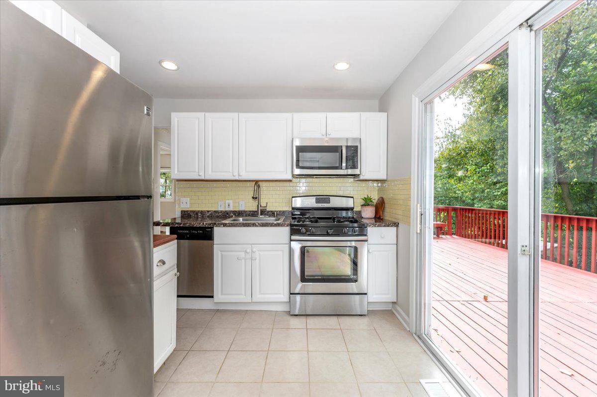 12108 Dewey Road Silver Spring, MD 20906 - Photo 11 of 68