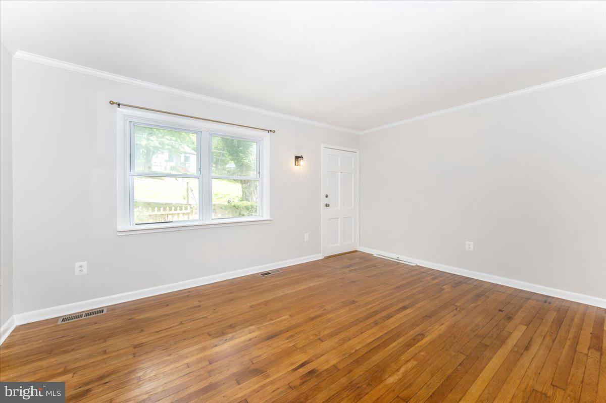 12108 Dewey Road Silver Spring, MD 20906 - Photo 6 of 68