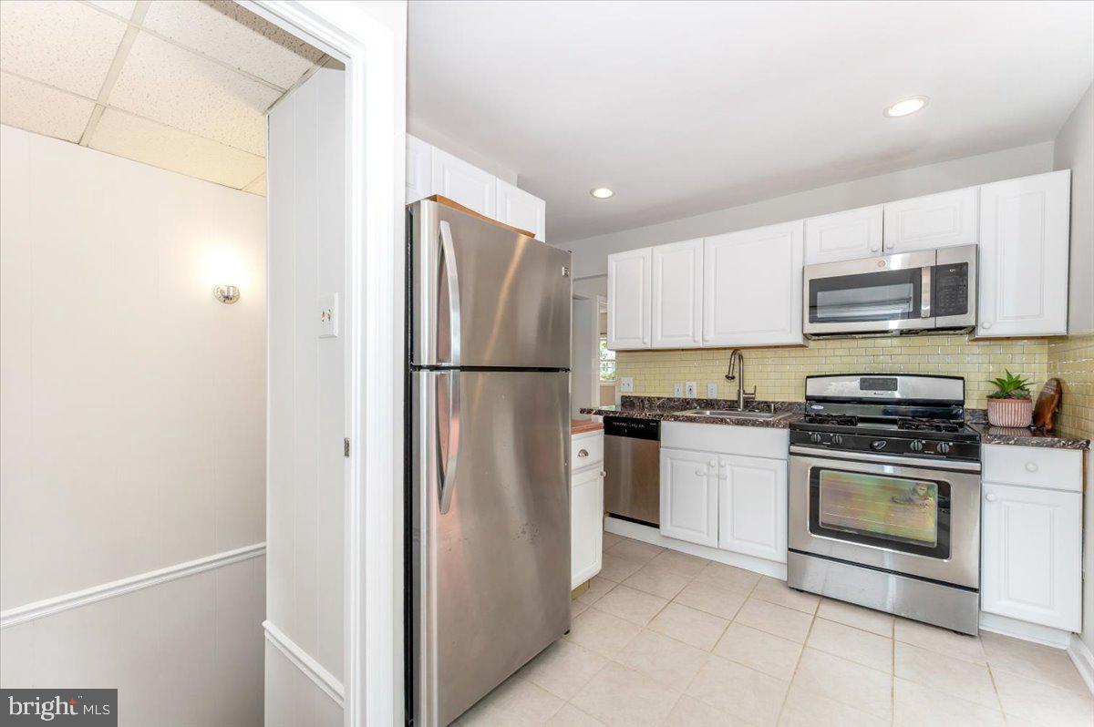 12108 Dewey Road Silver Spring, MD 20906 - Photo 9 of 68