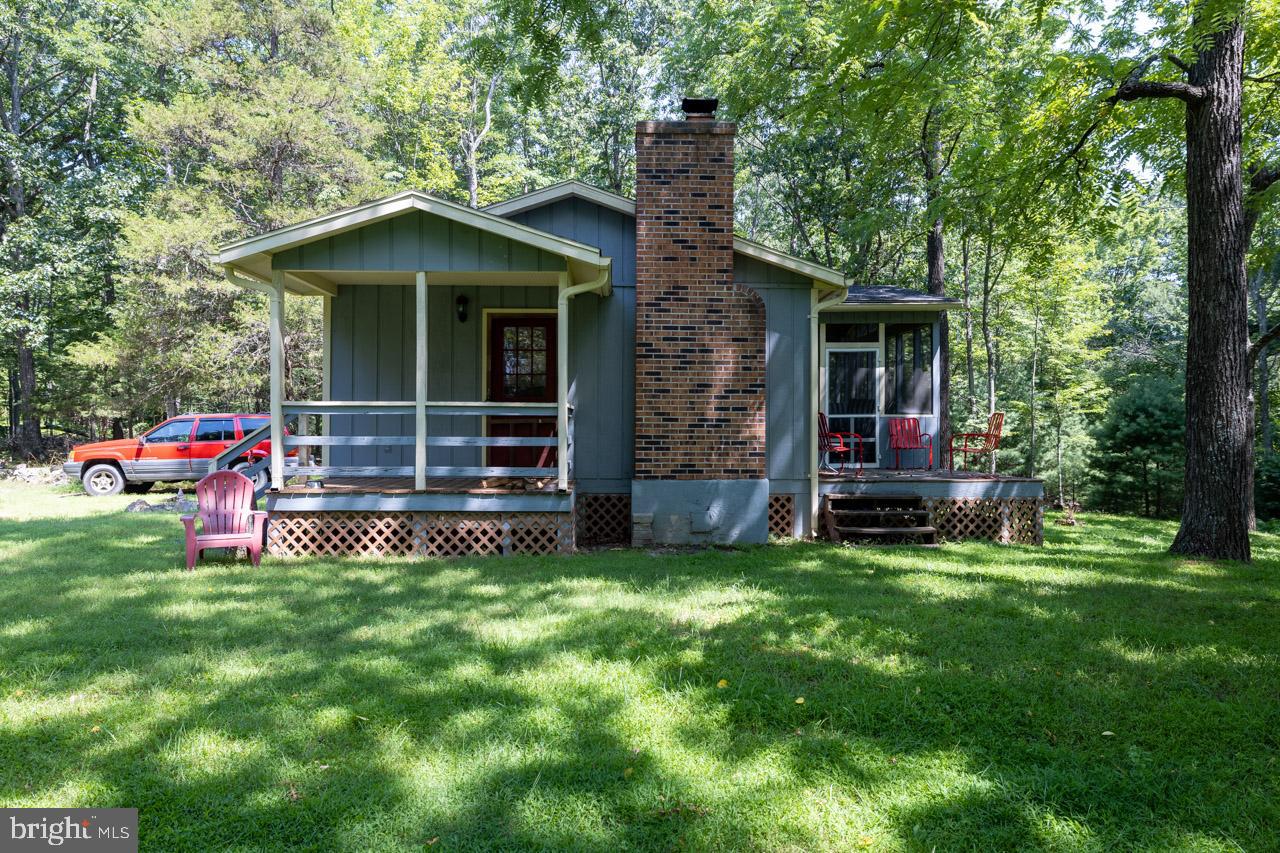 1017 North Maple Road Mount Jackson, VA 22842 - Photo 17 of 37 a front view of a house with a yard