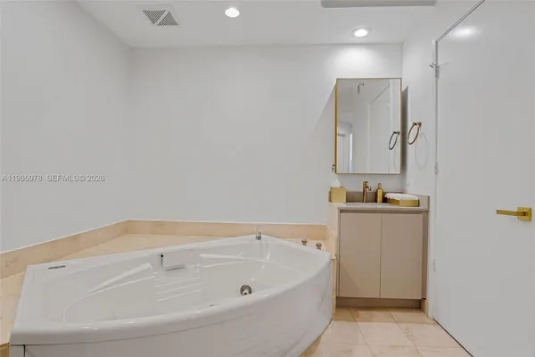 $18,000 | 725 Crandon Boulevard, Unit 203, Key Biscayne, FL 33149