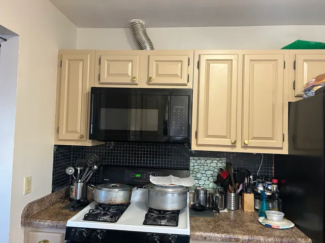 $359,900 | 392 Ingleside Drive, Bolingbrook, IL 60490