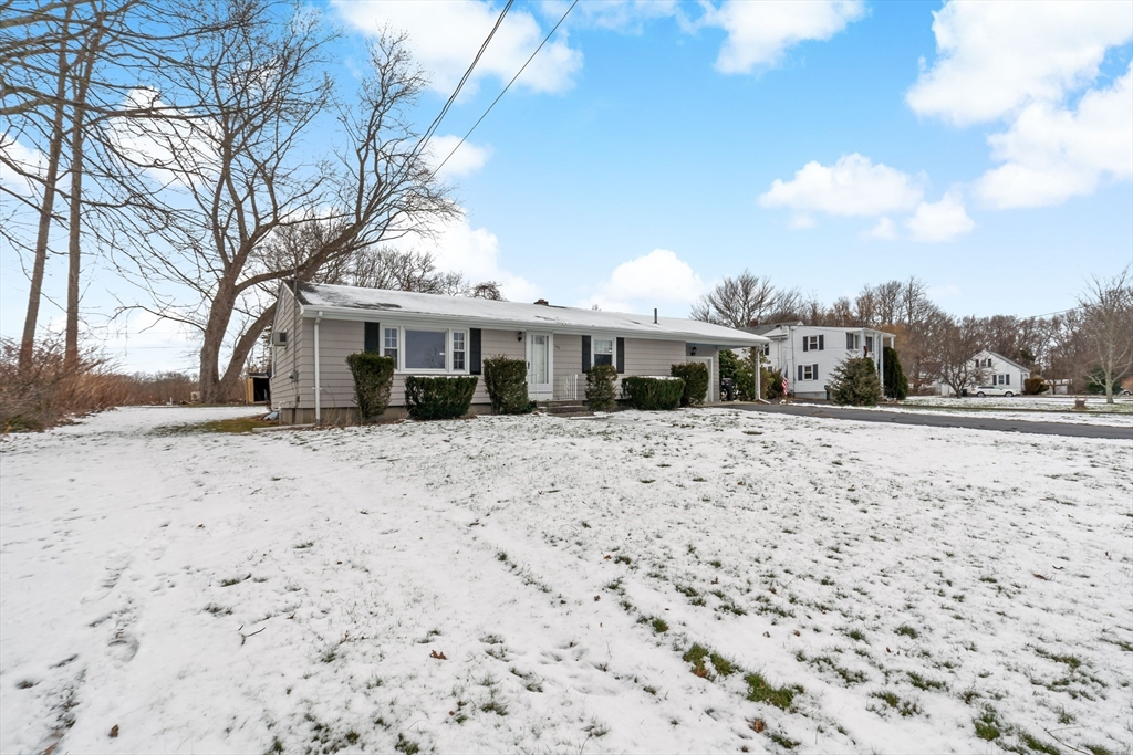 146 Swansom Road Swansea, MA 02777 - Photo 3 of 32 Gallery Image 3