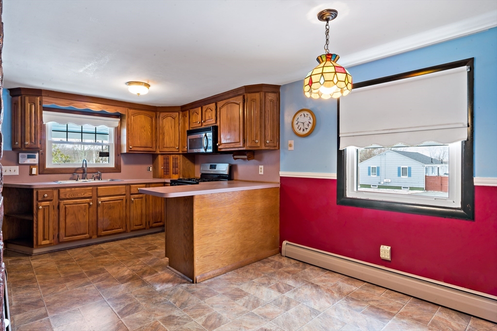 146 Swansom Road Swansea, MA 02777 - Photo 7 of 32 Gallery Image 7