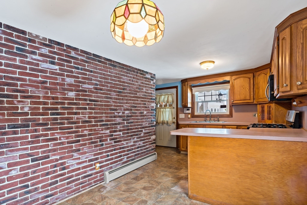 146 Swansom Road Swansea, MA 02777 - Photo 8 of 32 Gallery Image 8
