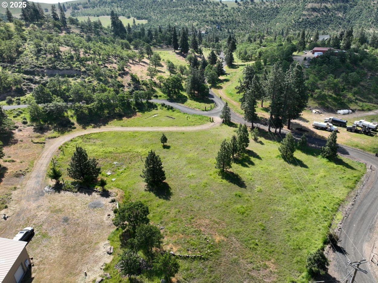 4397 Browns Creek Road The Dalles, OR 97058 - Photo 14 of 37 a view of a lake with a yard