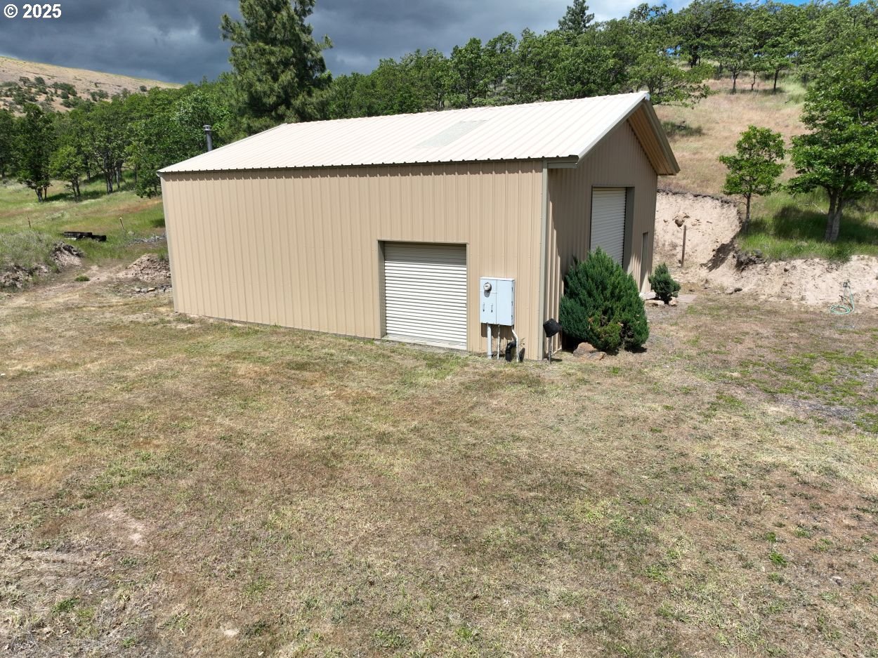4397 Browns Creek Road The Dalles, OR 97058 - Photo 2 of 37 a view of a house with backyard and garden