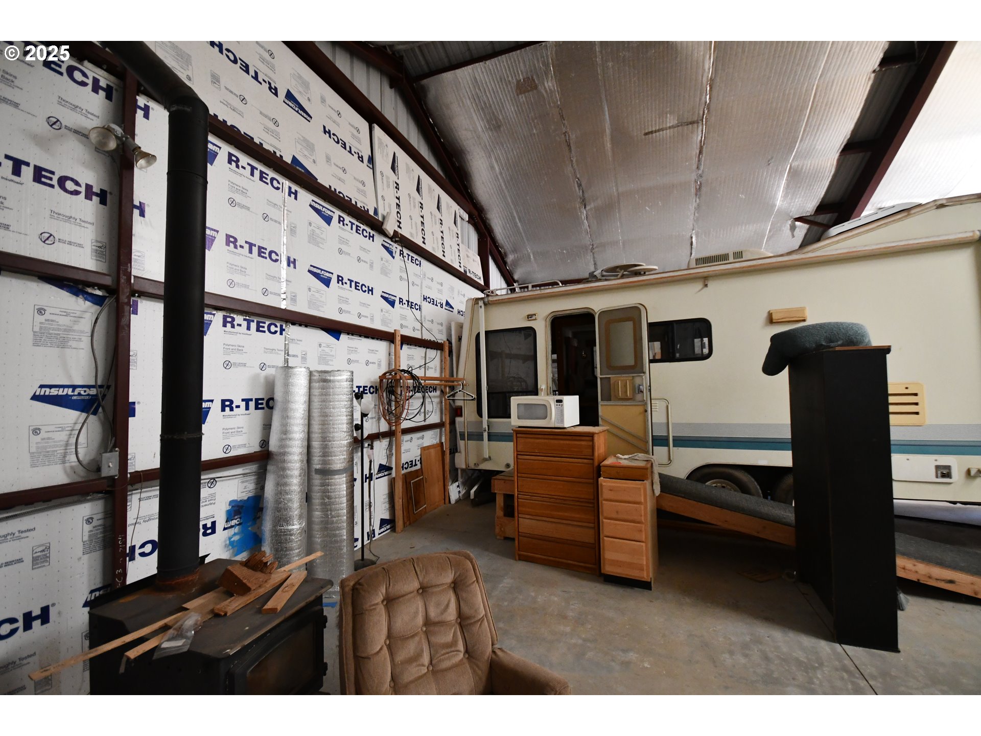 4397 Browns Creek Road The Dalles, OR 97058 - Photo 29 of 37 a view of living room filled with furniture and a window