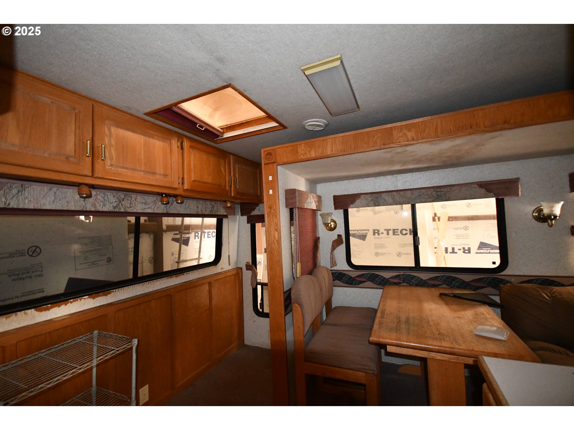 4397 Browns Creek Road The Dalles, OR 97058 - Photo 30 of 37 a view of an empty room and window