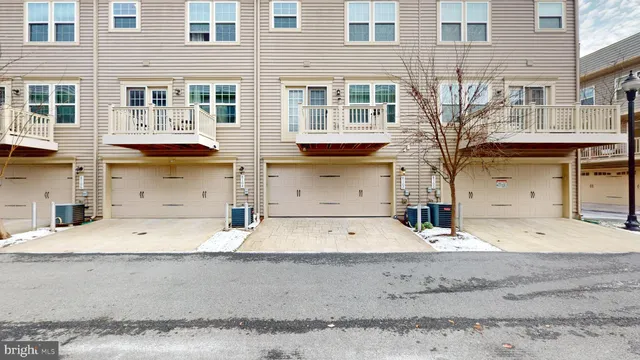 $560,000 | 8102 Greenbelt Station Parkway, Greenbelt, MD 20770