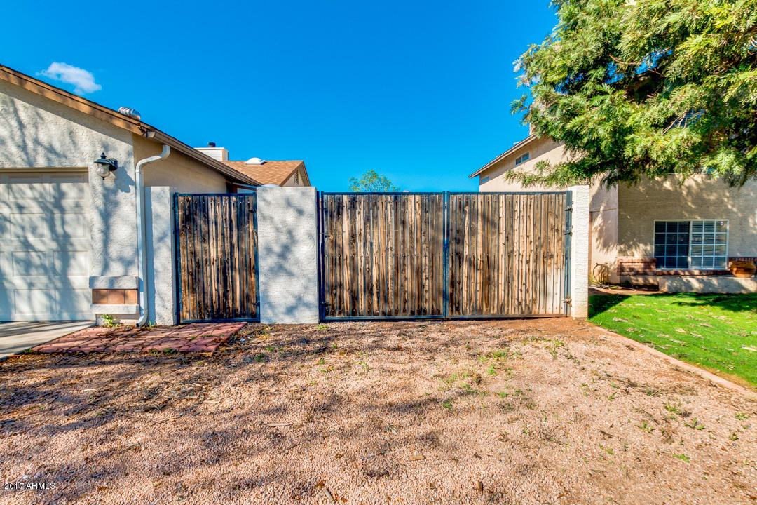 626 South Riata Street Gilbert, AZ 85296 - Photo 4 of 34 04-Riata