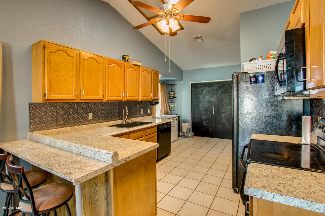 626 South Riata Street Gilbert, AZ 85296 - Photo 8 of 34 10-Riata