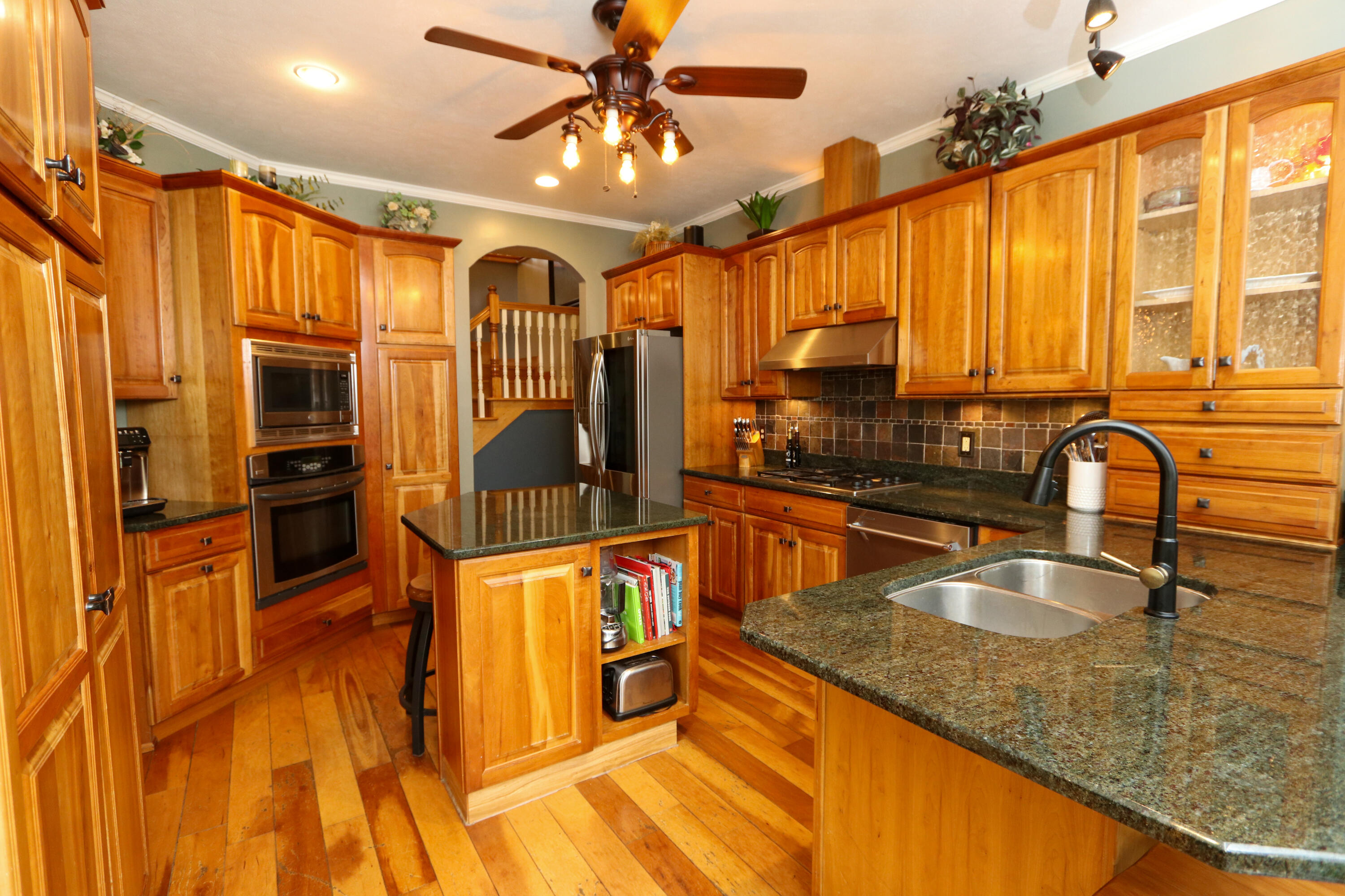 732 Cumberland Head Road Plattsburgh, NY 12901 - Photo 10 of 84 Gallery Image 10