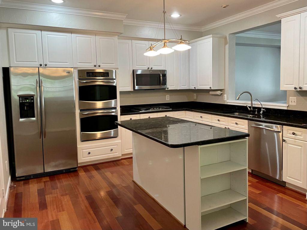 12164 Tryton Way Reston, VA 20190 - Photo 9 of 23 Gallery Image 9