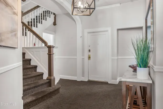 $1,990,000 | 102 South Lake Avenue, Albany, NY 12208