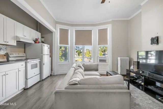 $1,990,000 | 102 South Lake Avenue, Albany, NY 12208