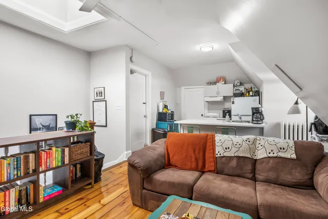 $1,990,000 | 102 South Lake Avenue, Albany, NY 12208