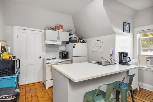 $1,990,000 | 102 South Lake Avenue, Albany, NY 12208