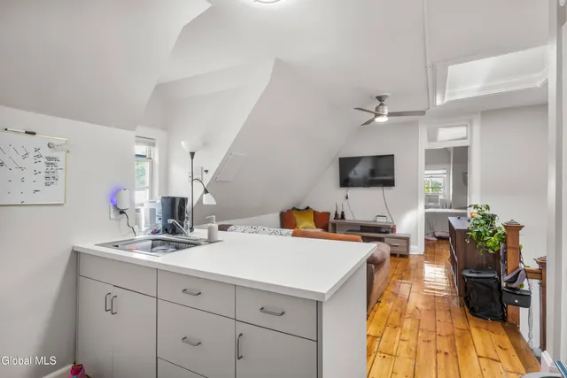 $1,990,000 | 102 South Lake Avenue, Albany, NY 12208