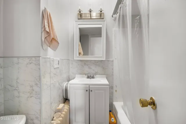 $1,990,000 | 102 South Lake Avenue, Albany, NY 12208