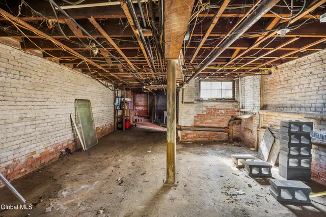 $1,990,000 | 102 South Lake Avenue, Albany, NY 12208