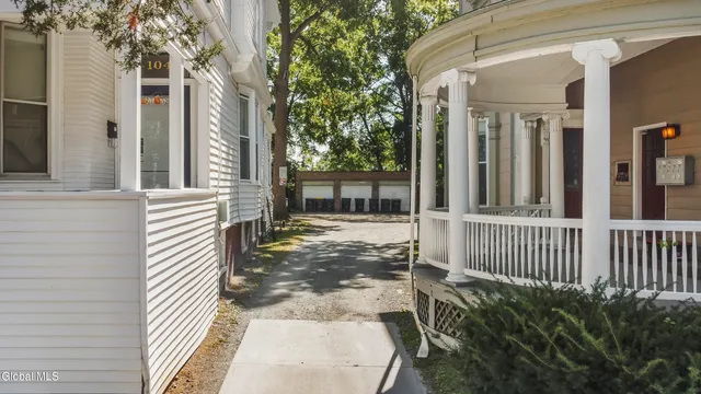 $1,990,000 | 102 South Lake Avenue, Albany, NY 12208