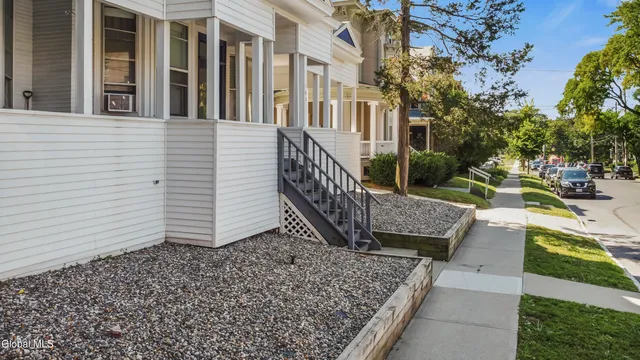 $1,990,000 | 102 South Lake Avenue, Albany, NY 12208