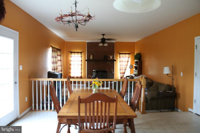 258 Old Baltimore Road Winchester, VA 22603 - Photo 5 of 26 Family Room
