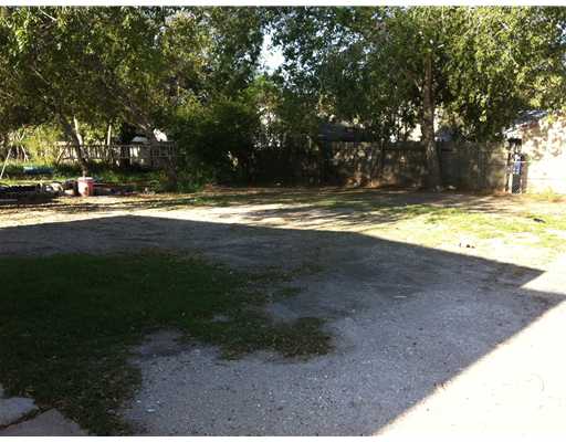 1430 14th Street Corpus Christi, TX 78404 - Photo 2 of 2 a view of yard with tree