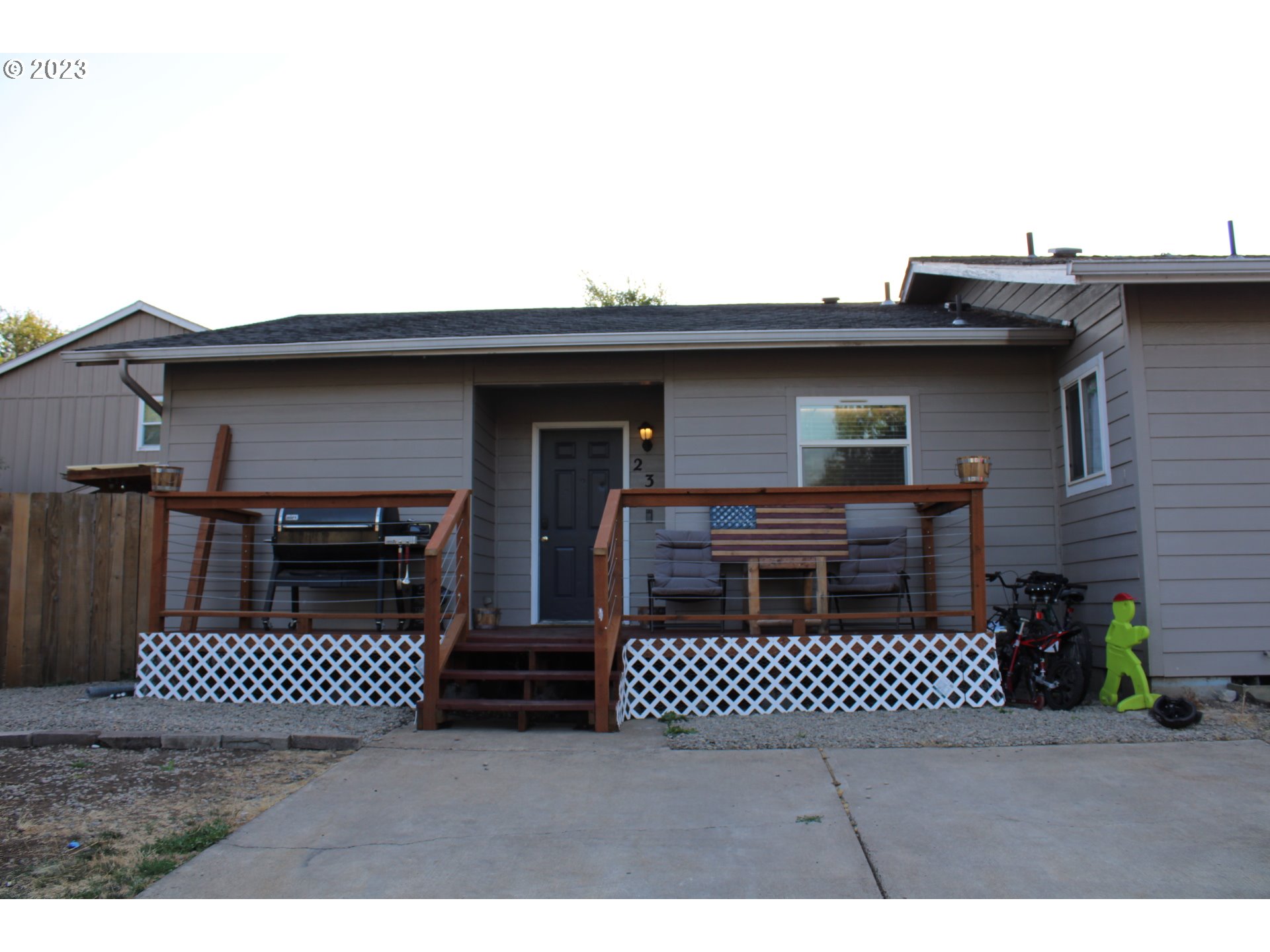 230 South 34th Street Springfield, OR 97478 - Photo 24 of 29 a view of roof deck