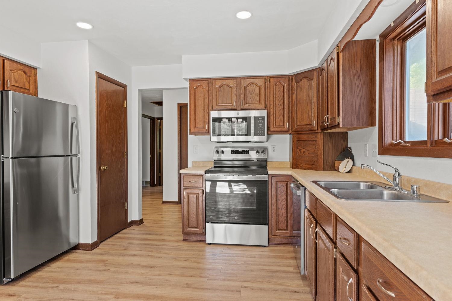 421 Bowman Road Wisconsin Dells, WI 53965 - Photo 5 of 48