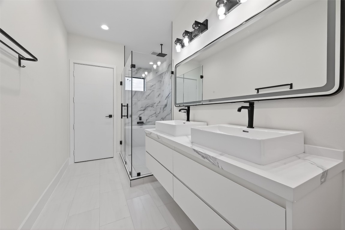 9022 Ferdinand Street Houston, TX 77051 - Photo 20 of 25 It's giving luxury spa!