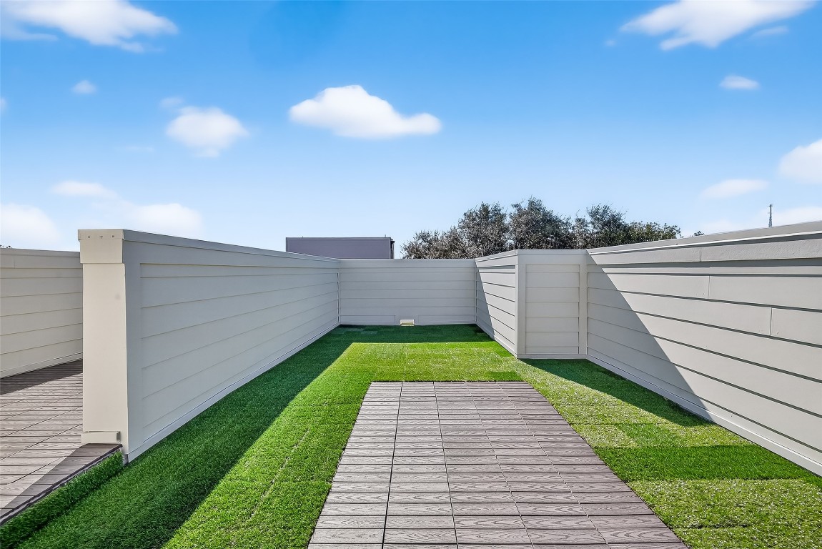 9022 Ferdinand Street Houston, TX 77051 - Photo 23 of 25 Rooftop views with a little turf under your toes -- your private slice of "staycation" paradise!