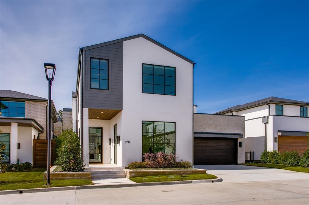 9721 Kerrisdale Lane Dallas, TX 75230 - Photo 4 of 25 a front view of a house with yard