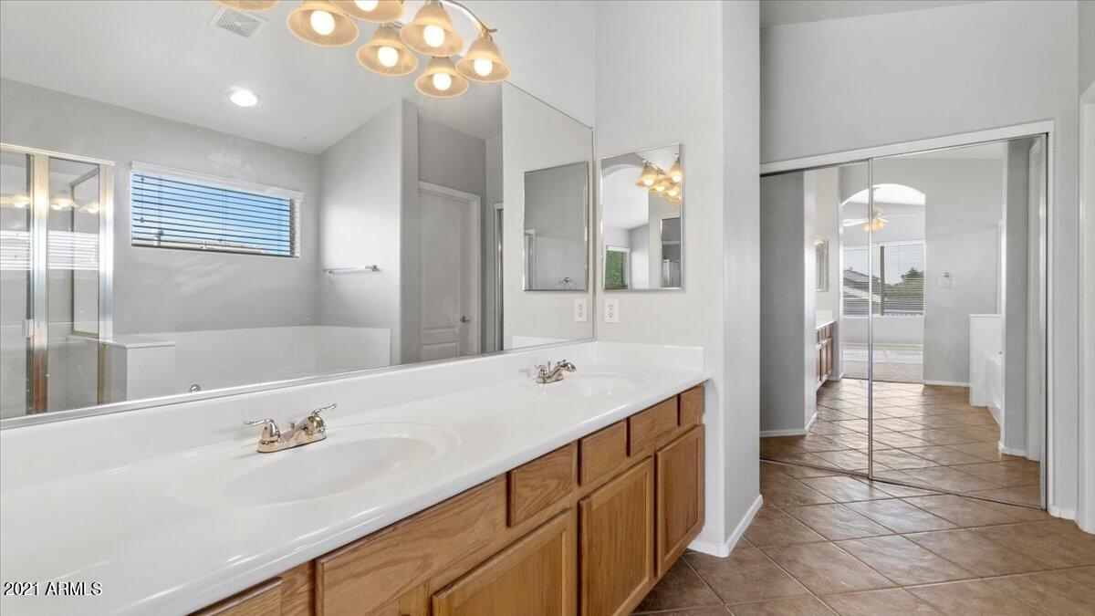 6601 West Rowel Road Phoenix, AZ 85083 - Photo 18 of 35 19-Primary Bathroom