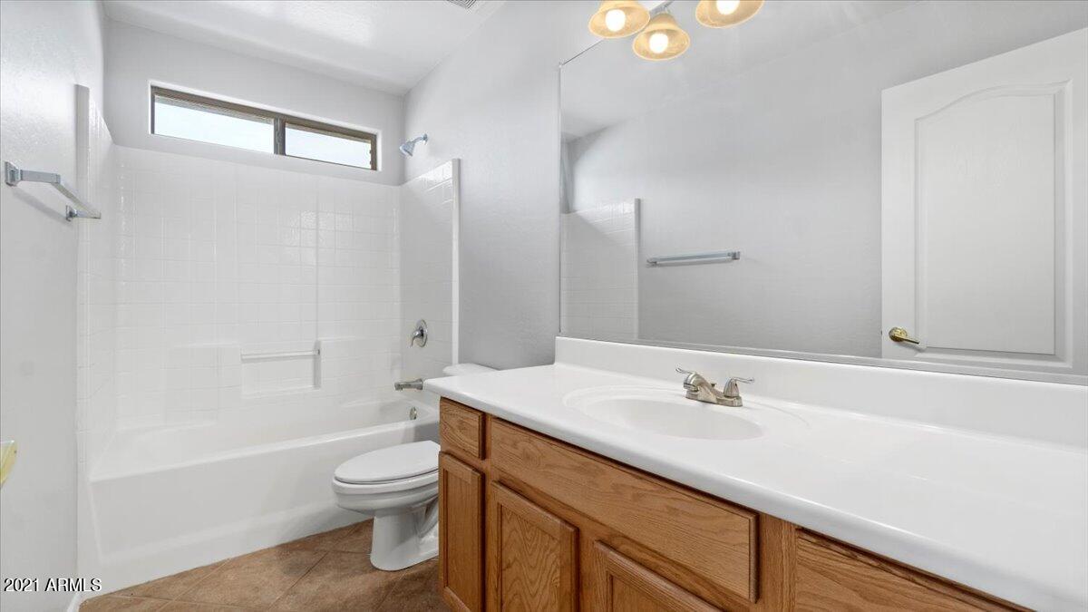 6601 West Rowel Road Phoenix, AZ 85083 - Photo 27 of 35 29-Upstairs Bathroom