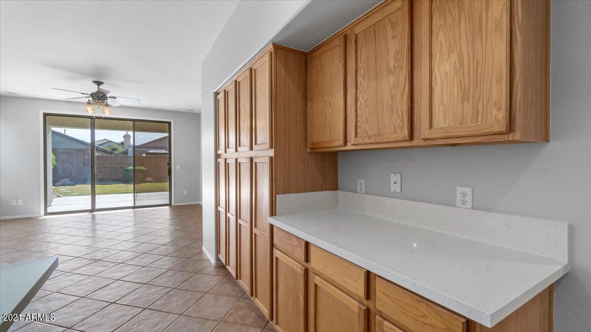 6601 West Rowel Road Phoenix, AZ 85083 - Photo 10 of 35 10-Kitchen