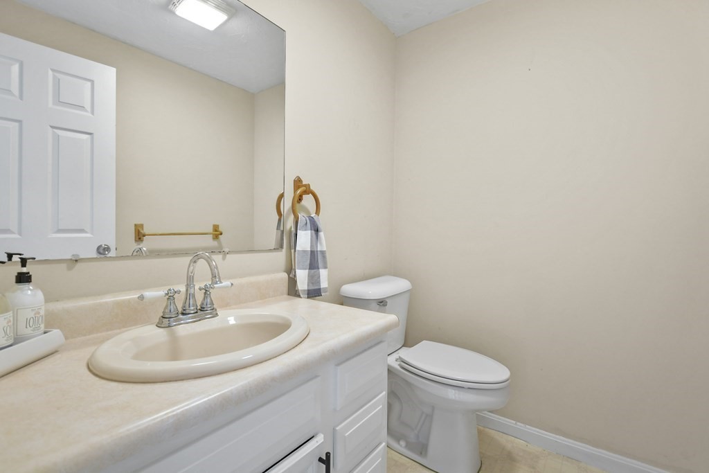 19 Plantation Road, Unit 19 Oxford, MA 01540 - Photo 12 of 31 Gallery Image 12